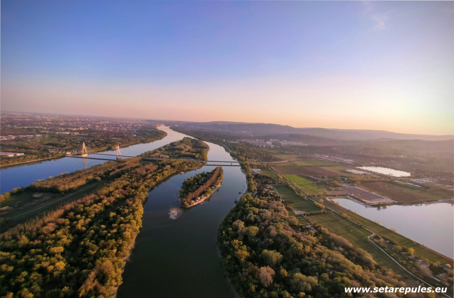 Repülés Budapest felett - Duna